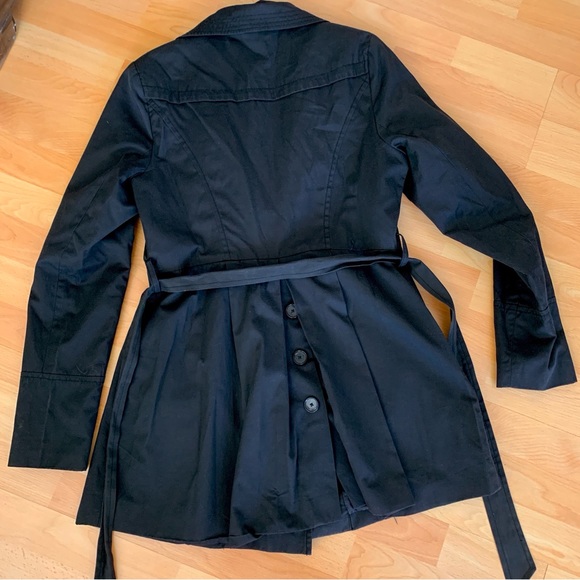 SUZY SHIER Black Spring or Fall Coat with Belt Women’s Size Medium - Picture 3 of 7